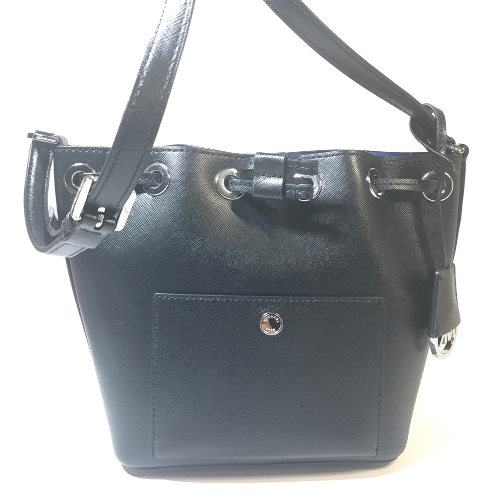 Michael Kors Greenwich black small bucket
